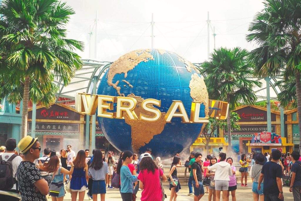 universal 677666 1280